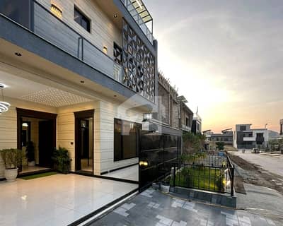9.5 Marla House In Islamabad Is Available For Sale