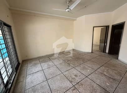Prime Location Upper Portion For rent In Lahore