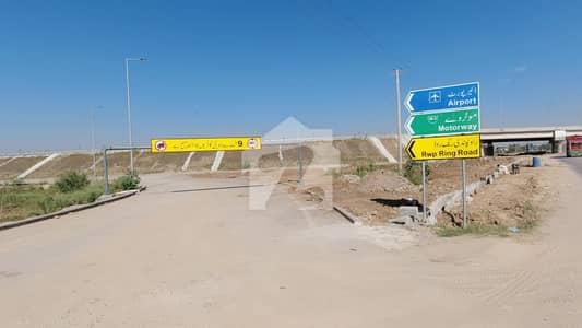 چک بیلی روڈ راولپنڈی میں 5 کنال رہائشی پلاٹ 1.6 کروڑ میں برائے فروخت۔