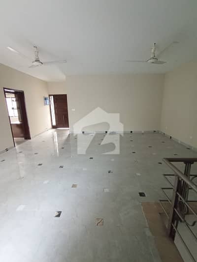10 Marla House Available For Sale In Garden Town