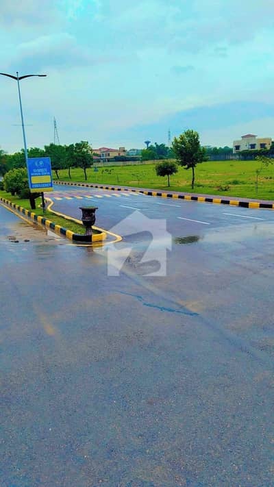 ایم پی سی ایچ ایس - بلاک جی ایم پی سی ایچ ایس ۔ ملٹی گارڈنز,بی ۔ 17,اسلام آباد میں 7 مرلہ رہائشی پلاٹ 55.0 لاکھ میں برائے فروخت۔