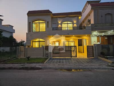 10 MARLA BRAND NEW LUXURY HOUSE AVAILABLE FOR SALE ON REASONABLE PRICE AT PRIME LOCATION OF BAHRIA ENCLAVE ISLAMABAD