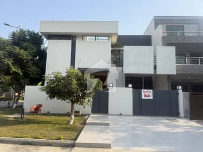 Corner 60 Feet Road House @7.25 Cr - Block B, CDA Sector B17 Islamabad