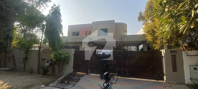ڈی ایچ اے فیز 3 ڈی ایچ اے ڈیفینس,لاہور میں 4 کمروں کا 2 کنال مکان 3.3 لاکھ میں کرایہ پر دستیاب ہے۔ ڈی ایچ اے فیز 3 ڈی ایچ اے ڈیفینس,لاہور میں 4 کمروں کا 2 کنال مکان 3.3 لاکھ میں کرایہ پر دستیاب ہے۔