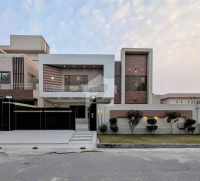 ویلینشیاء ہاؤسنگ سوسائٹی لاہور میں 5 کمروں کا 1 کنال مکان 8.0 کروڑ میں برائے فروخت۔ ویلینشیاء ہاؤسنگ سوسائٹی لاہور میں 5 کمروں کا 1 کنال مکان 8.0 کروڑ میں برائے فروخت۔
