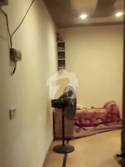 سی بی آر ٹاؤن فیز 1 - بلاک سی سی بی آر ٹاؤن فیز 1,سی بی آر ٹاؤن,اسلام آباد میں 2 کمروں کا 3 مرلہ فلیٹ 60.0 لاکھ میں برائے فروخت۔