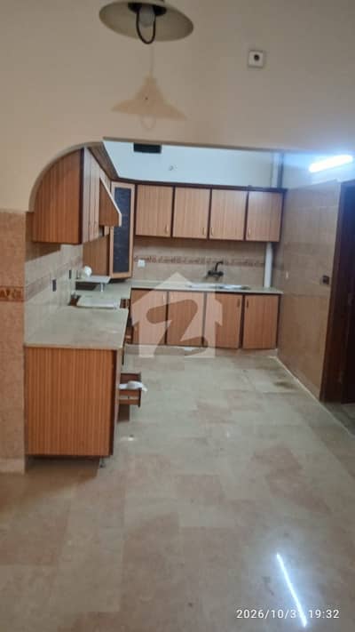 PORTION AVAILABLE FOR RENT IN GULSHAN-E-IQBAL BLOCK 3