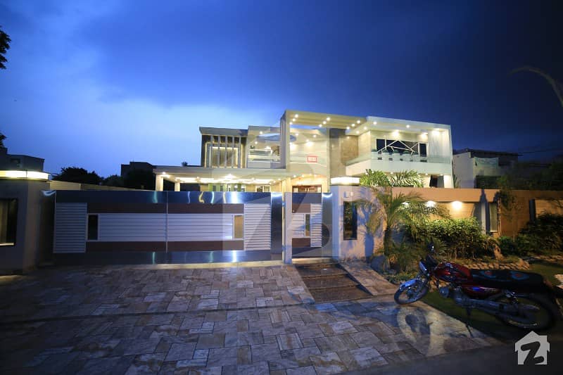 Dha Lahore 2 Kanal Full Luxury Bungalow With Cinema And Pool Near Dha