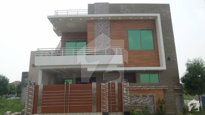 7 Marla Brand New Luxurious Villa At Corner Available For Sale