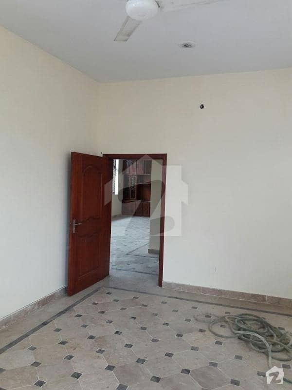 10 marlas house for rent in azeem town near panjab college rwp