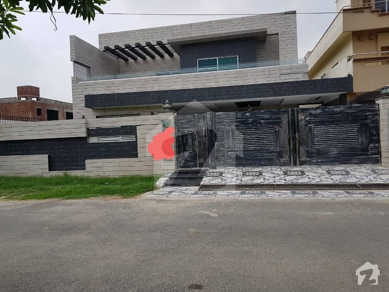 State Life Society  1 Kanal House For Sale