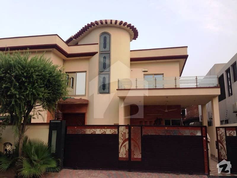 1 Kanal Proper Double Unit Spanish Beautiful Modern Luxury Bungalow For Rent In DHA Phase III