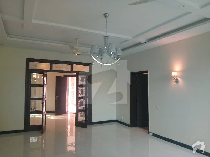 3000 Sq ft FURNISHED OFFICE FOR RENT MALL ROAD LAHORE