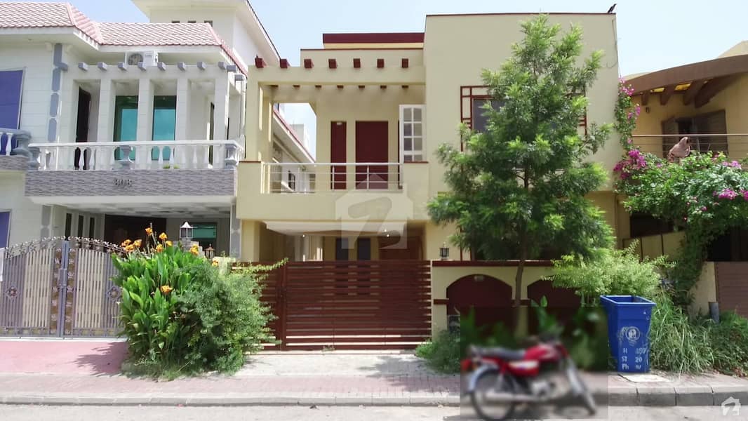 Beautiful House Is Available For Sale In Bahria Town Phase 4 Bahria