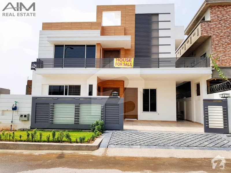 Amazing 12 Marla House For Sale In Media Town