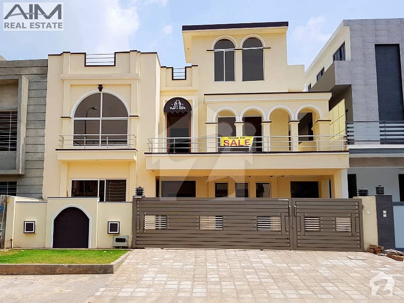 Amazing 12 Marla House For Sale In Media Town