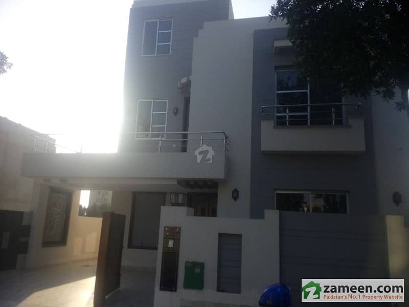 10 Marla Brand New House For Sale In Rafi Block