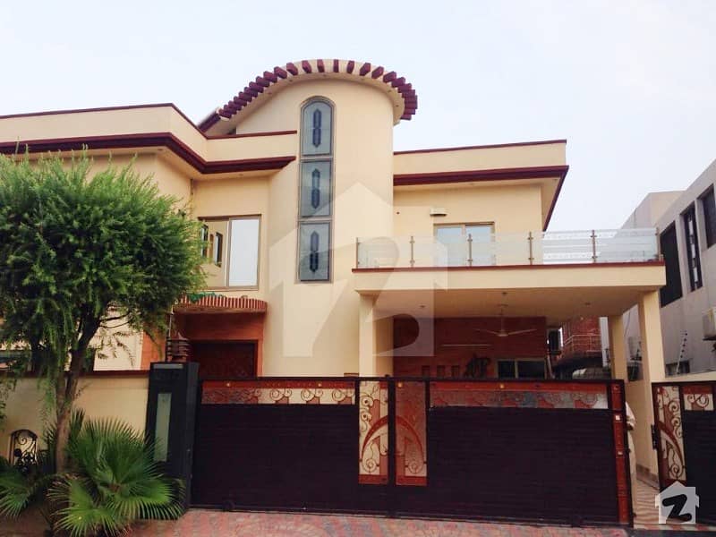 Syed Brothers 1 Kanal Beautiful Full Bungalow For Rent