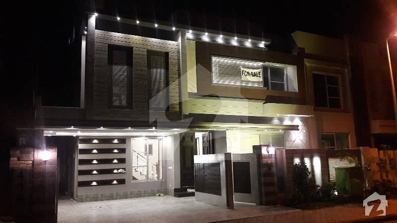 LUXURIOUS 11 MARLA BRAND NEW DESIGNER FINISHED HOUSE FOR SALE IN BAHRIA TOWN LAHORE