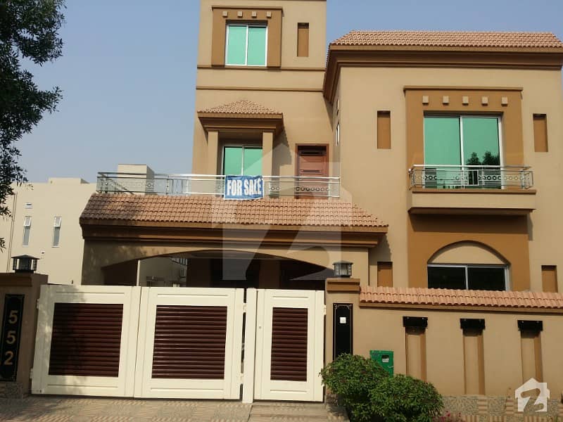 10 Marla House For Sale At Beautiful Location In Bahria Town Lahore