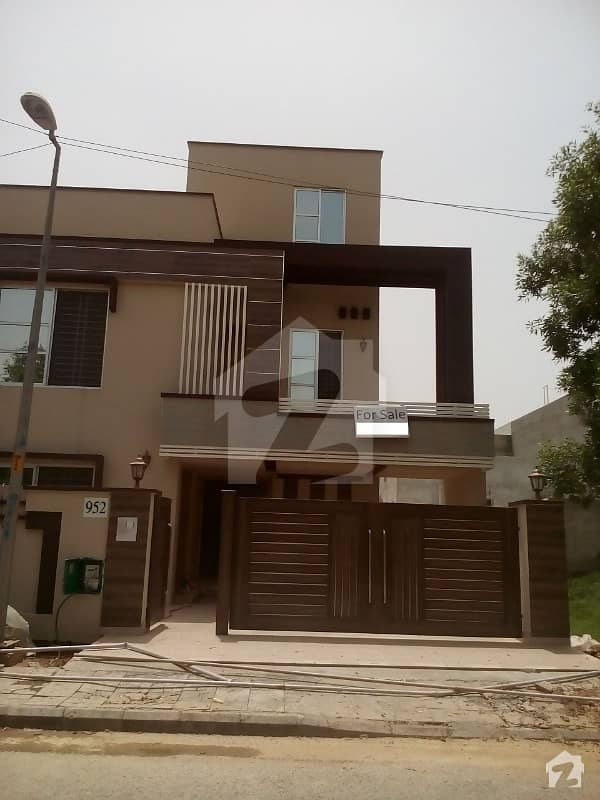 Brand New 10 Marla House Available At Very Beautiful Location In Overseas B Bahria Town Lahore