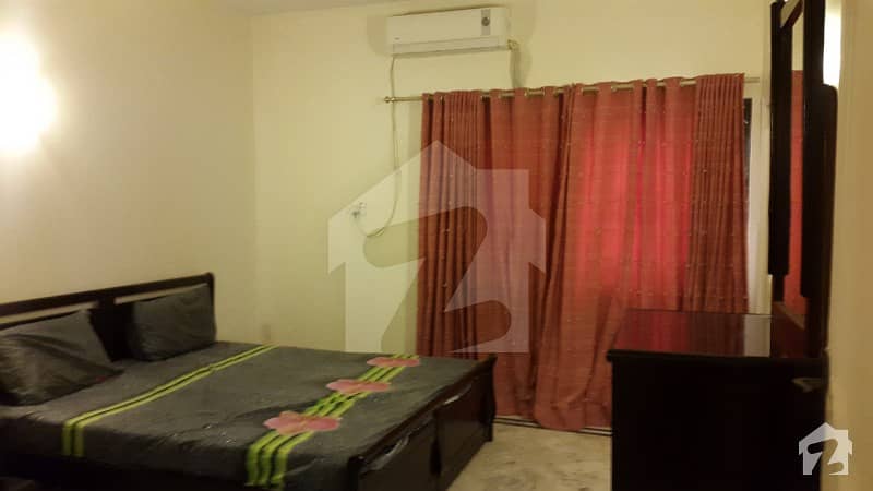 Furnished  Clifton Ground Portion 2 Beds Attached Tub Bath  Living Spacious Kitchen Bungalow Portion  Ground Floor Long Short Term