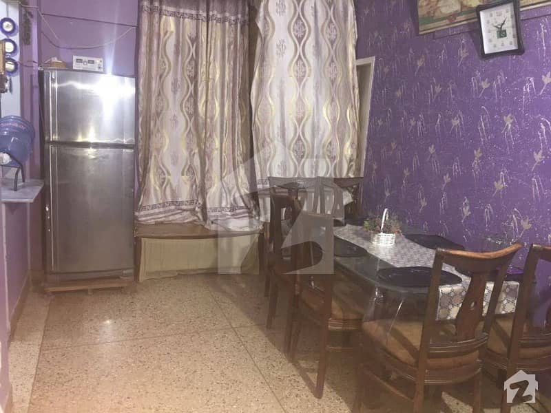 125 Sq Yard West Open Flat For Sale