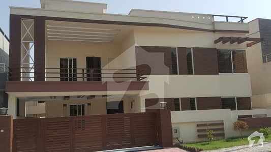 Beautiful 6 Bedroom On 80 Feet Road Double Unit 1 Kanal House Beautiful 6 Bedroom On 80 Feet Road Double Unit 1 Kanal House