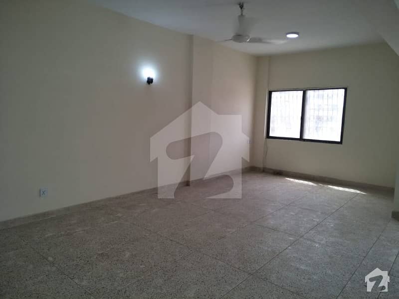 3 Bedrooms Apartment For Rent