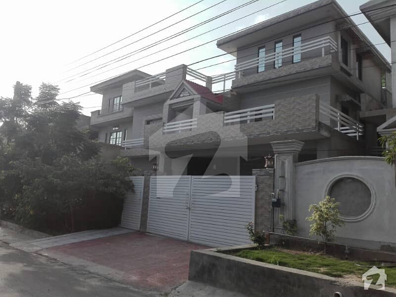 One Kanal Double Storey House Available For Rent