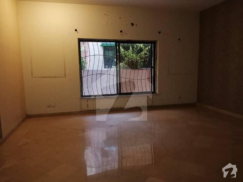 10 Marla Used House For Sale In Dha Phase 8 Park View