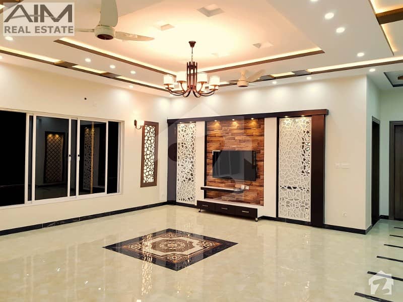 Luxury 1 Kanal High Quality House For Sale