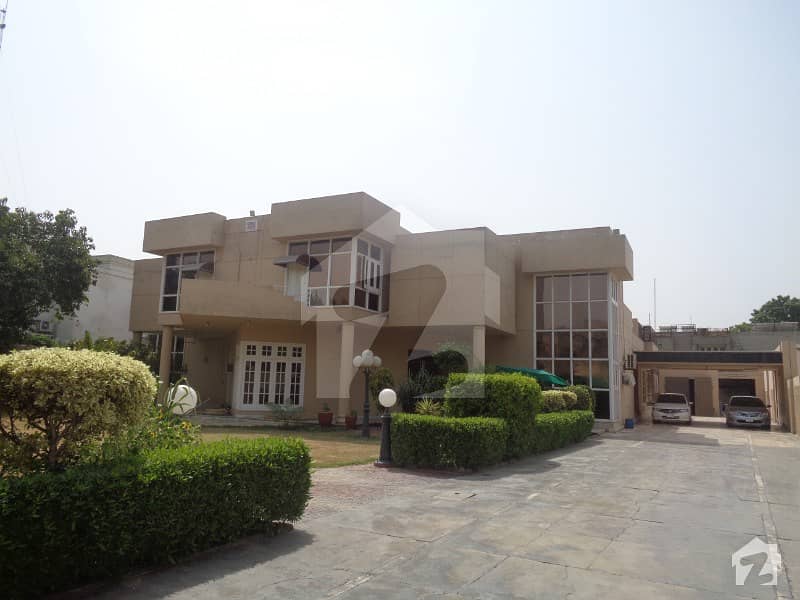 4 Kanal Bungalow  Available For Sale At D Ground Faisalabad