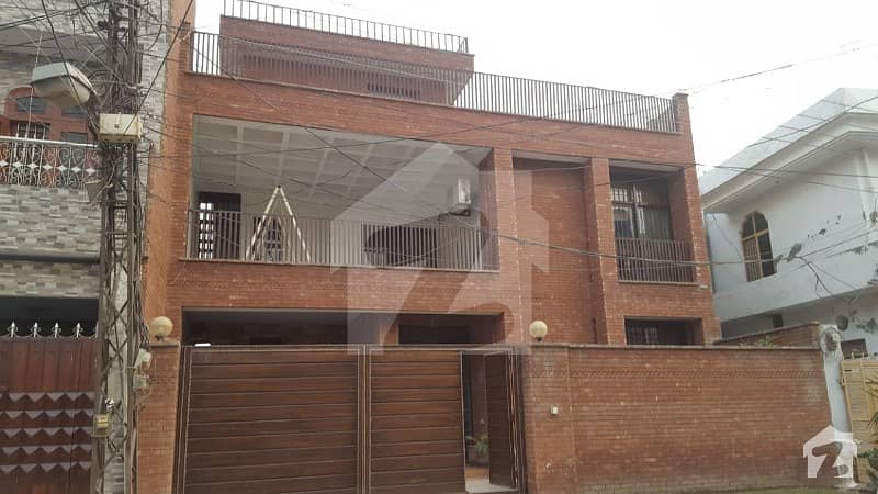Model Town Block R 10 Marla Owner Build Double Storey Solid Luxurious Bungalow Available For Sale
