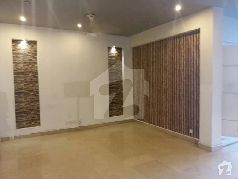 35x70 Upper Portion For Rent In G-13