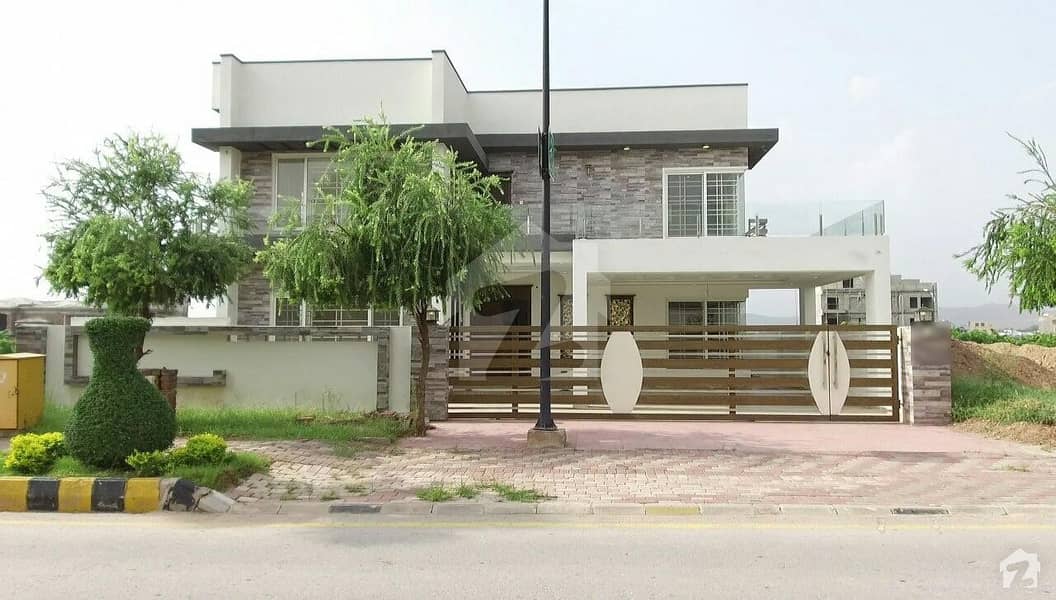 بحریہ انکلیو بحریہ ٹاؤن اسلام آباد میں 5 کمروں کا 1 کنال مکان 4.6 کروڑ میں برائے فروخت۔ بحریہ انکلیو بحریہ ٹاؤن اسلام آباد میں 5 کمروں کا 1 کنال مکان 4.6 کروڑ میں برائے فروخت۔