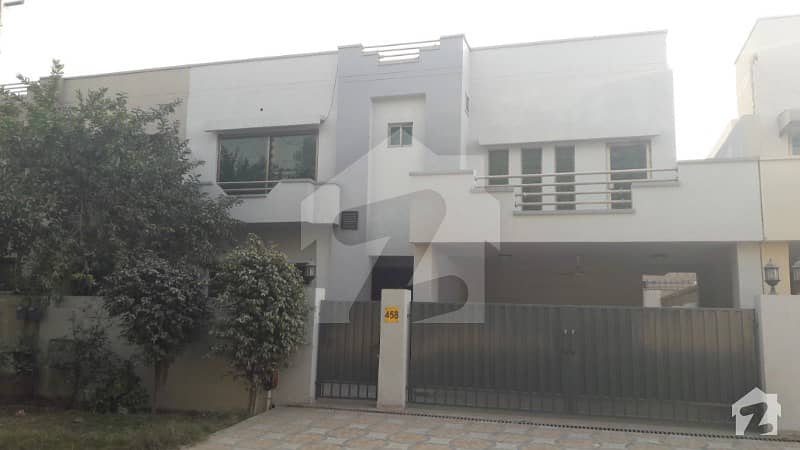 Askari 11 Sector A 10 Marla 3 Bed Luxury House For Rent With Gas