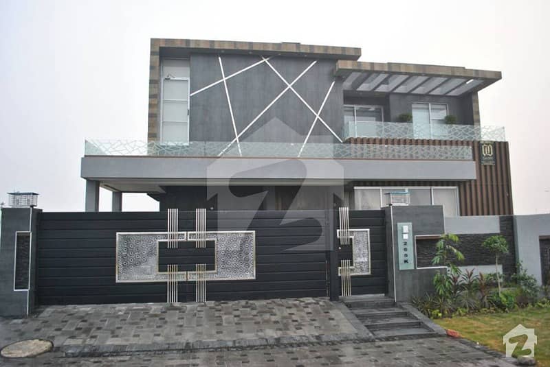 10 Marla Very Out Class Modern Design House Available For Rent