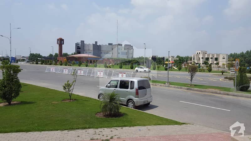 بحریہ آرچرڈ لاہور میں 5 مرلہ کمرشل پلاٹ 1. 5 کروڑ میں برائے فروخت۔