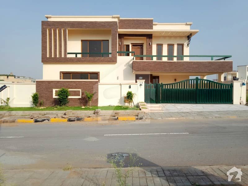 1 Kanal Gorgeous House For Sale In Bahria Town Phase 8