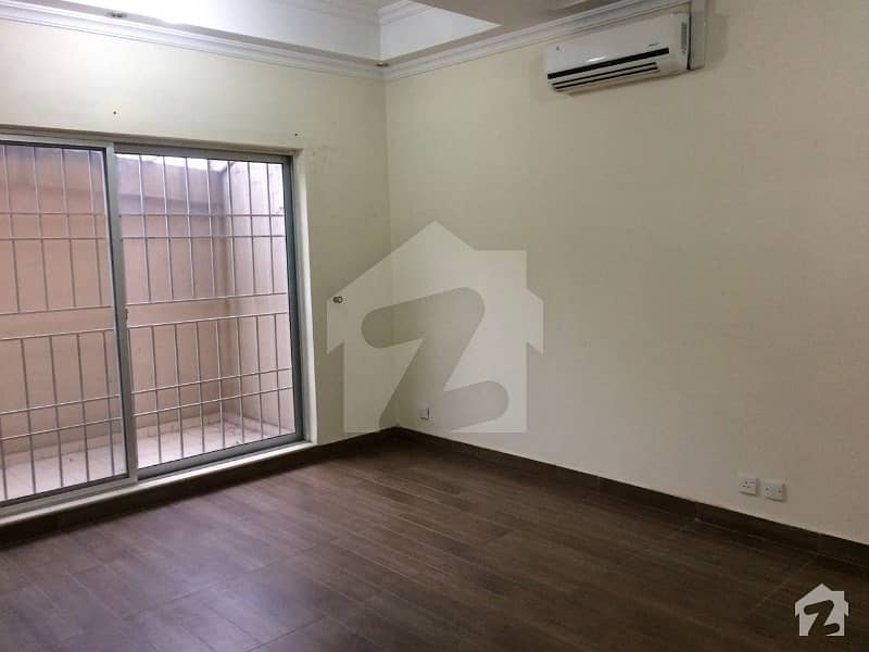 Fully Independent Ground Floor 1400 Sq Ft Apartment For Rent
