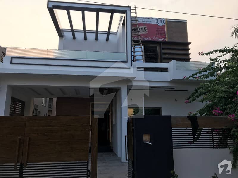 10 Marla Beautiful House With Basement Facing Park In Dha Phase 8