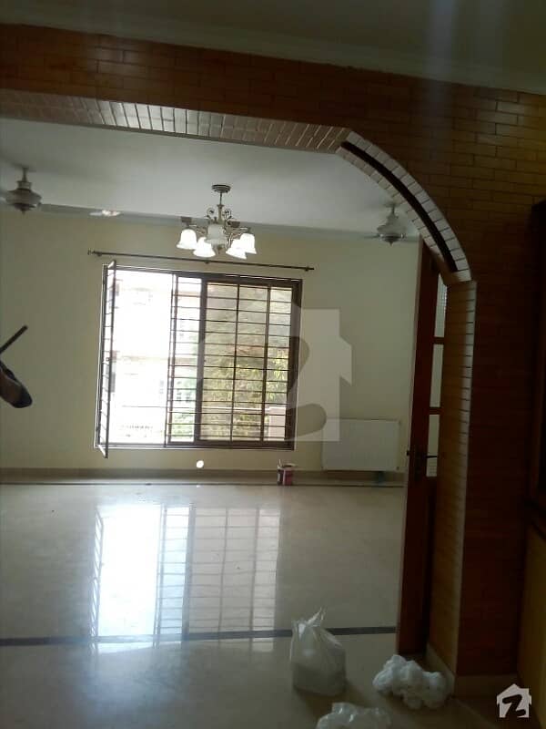 Trip Story House For Sale In I-8/3 Near To Be Kachnar Park