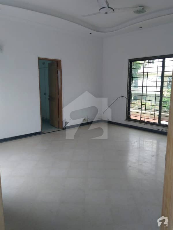 1 Kanal Beautiful Upper Portion For Rent In DHA Phase 1
