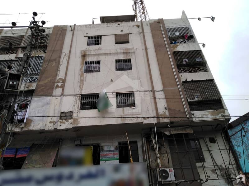 Al Firdous 1st Floor Flat Is Available For Sale Al Firdous 1st Floor Flat Is Available For Sale