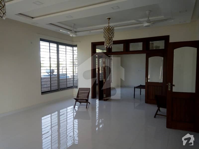 Beautiful Location 10 Marla Full House For Rent In Dha Lahore