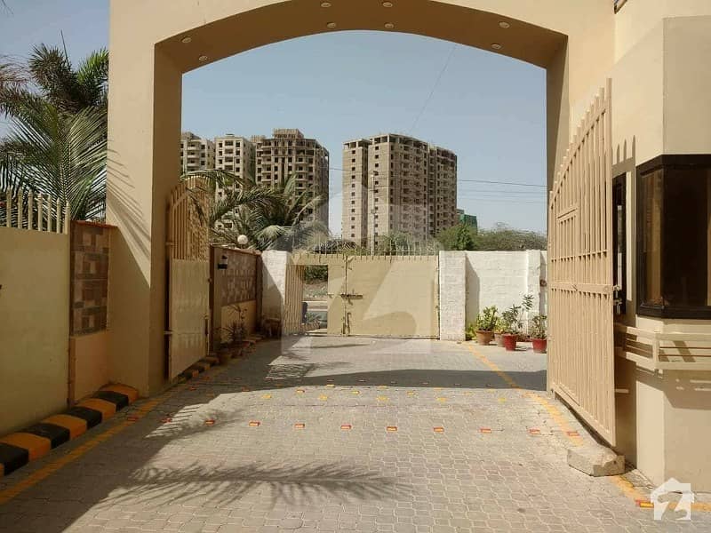 یونیورسٹی روڈ کراچی میں 2 کمروں کا 3 مرلہ فلیٹ 25 ہزار میں کرایہ پر دستیاب ہے۔