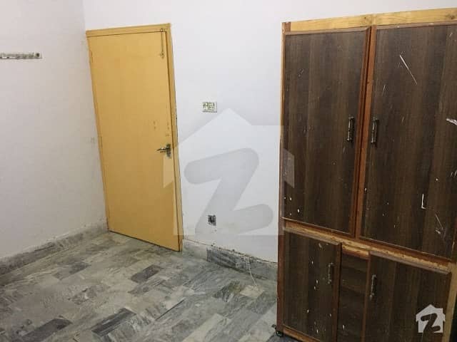 Room With Attached Bathroom For Rent