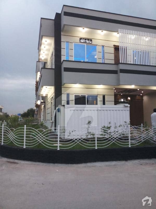 Corner Beautiful Lavish Brand New House 30x60 At G-13 Islamabad