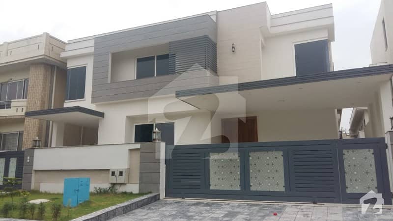 Brand New Triple Storey House Available For Sale